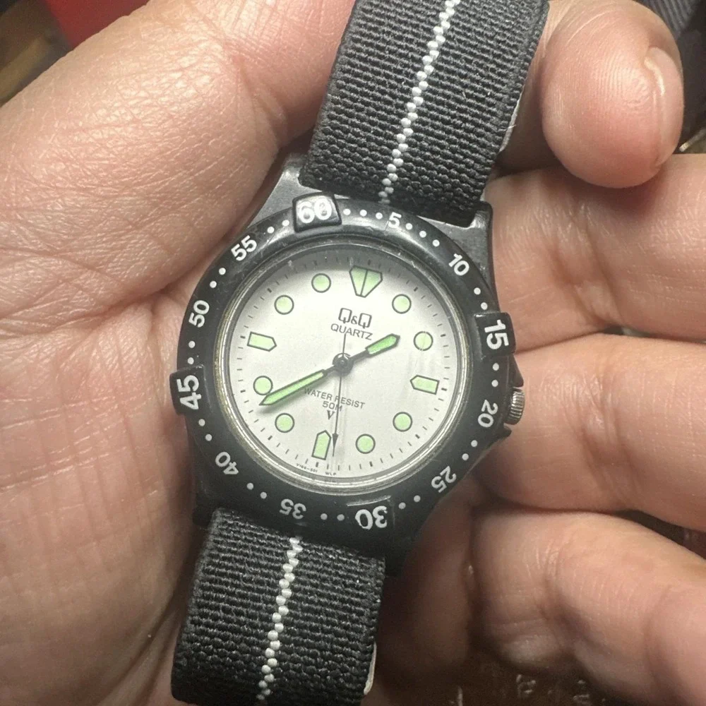 Works VTG Q&Q by Citizens 34mm Unisex Watch  Lume White Dial Mint Conditn Fit 7